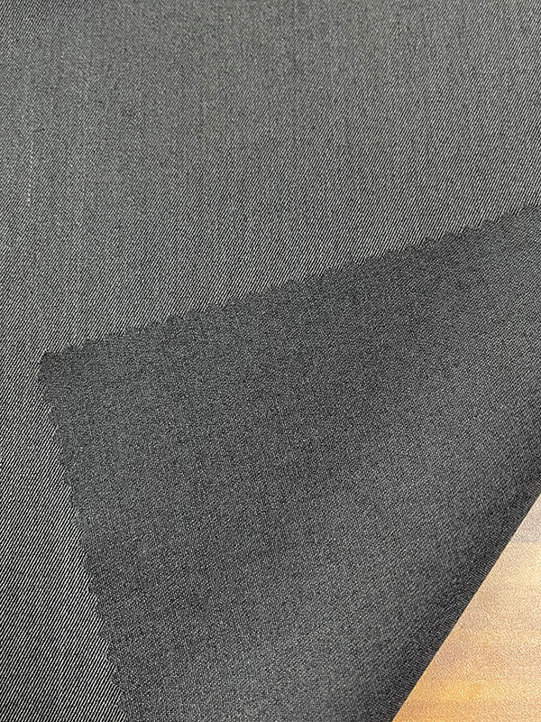 ULL SOM VÄVT AH-71723 65%T+32%R+3%WPlatt och slät, den kan reflektera de fina textilspåren och visa tygets ädla temperament. ULL SOM VÄVT AH-71723 65%T+32%R+3%WPlatt och slät, den kan reflektera de fina textilspåren och visa tygets ädla temperament.