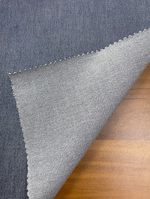 JEANS SOM VÄVT AH-47256/0010X28 56%C+41%R+3%SP Slät yta, tydliga linjer, smidig handkänsla JEANS SOM VÄVT AH-47256/0010X28 56%C+41%R+3%SP Slät yta, tydliga linjer, smidig handkänsla